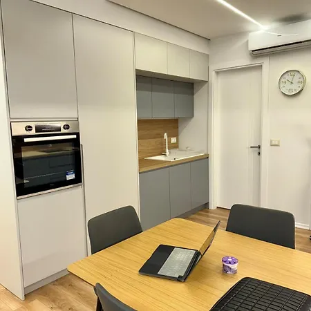 Apartman Lumiere 02 *